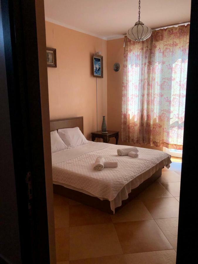 Villa Gardenia Уреки Екстериор снимка